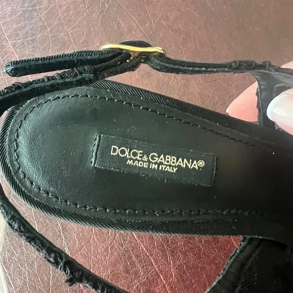 Dolce & Gabbana Belluci Taormina Lace Kitten Heel Pumps Size 39